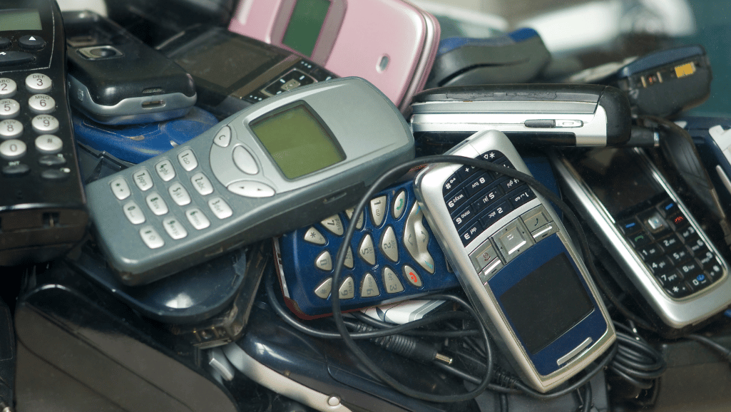 Otkrijte vrednost skrivenog bogatstva: Stari telefoni koji mogu doneti nekoliko hiljada evra! Pretražite svoje fioke i saznajte koliko zaista vrede danas